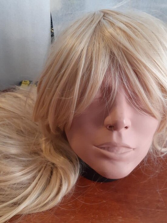 NEW ! Women 31 Inch Long Curvy Wavy Light Blonde main image 7